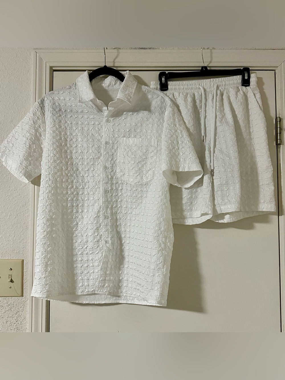 Men's White Textured Short-Sleeve Button Up Shirt With Matching Shorts